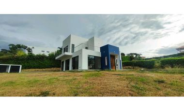 Casas campestres en La Mesa Cund, 1250 M2 en 890 millones.