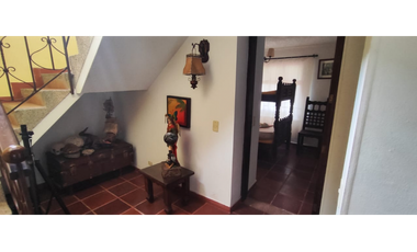 Hermosa casaquinta de 1920 en 790 mill en La  Esperanza, La Mesa Cund