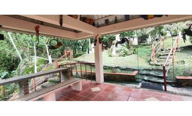 Hermosa casaquinta de 1920 en 790 mill en La  Esperanza, La Mesa Cund