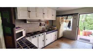 Hermosa casaquinta de 1920 en 790 mill en La  Esperanza, La Mesa Cund