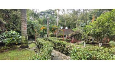 Hermosa casaquinta de 1920 en 790 mill en La  Esperanza, La Mesa Cund