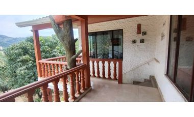 Venta de casa campestre de 2300 M2 en 1300 mill en San Joaquín La Mesa