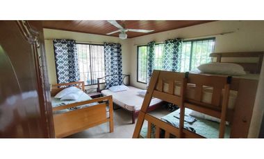 Venta de casa campestre de 2300 M2 en 1300 mill en San Joaquín La Mesa