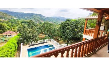 Venta de casa campestre de 2300 M2 en 1300 mill en San Joaquín La Mesa