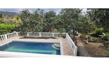 Venta de casa campestre de 2300 M2 en 1300 mill en San Joaquín La Mesa