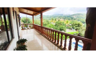 Venta de casa campestre de 2300 M2 en 1300 mill en San Joaquín La Mesa