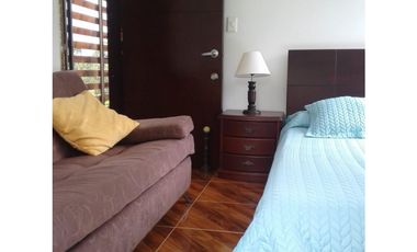 Linda Finca de 1883 M2 en 950 mill en La Capilla, Via Cachipay Cund.