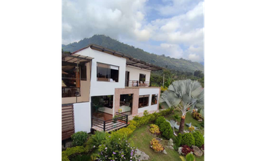 Linda Finca de 1883 M2 en 950 mill en La Capilla, Via Cachipay Cund.