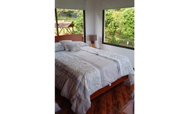 Linda Finca de 1883 M2 en 950 mill en La Capilla, Via Cachipay Cund.