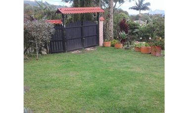 Linda Finca de 1883 M2 en 950 mill en La Capilla, Via Cachipay Cund.