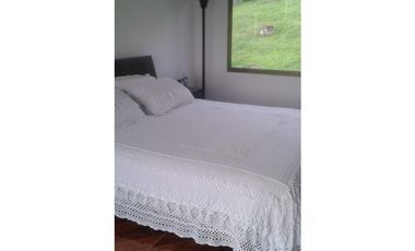 Linda Finca de 1883 M2 en 950 mill en La Capilla, Via Cachipay Cund.