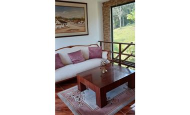 Linda Finca de 1883 M2 en 950 mill en La Capilla, Via Cachipay Cund.