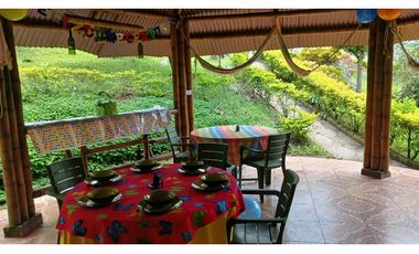 Linda Finca de 1883 M2 en 950 mill en La Capilla, Via Cachipay Cund.