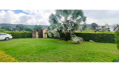 Casa campestre en Condominio de 1704 M2 con piscina en La Mesa cund