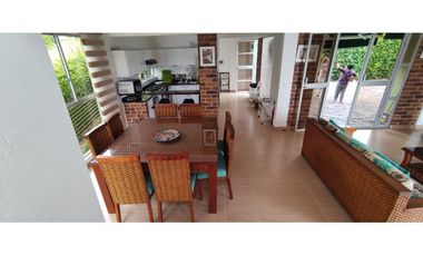 Casa campestre urbana de 800 M2 en 749 mill en La Mesa Cund