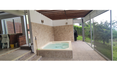 Casa campestre urbana de 800 M2 en 749 mill en La Mesa Cund