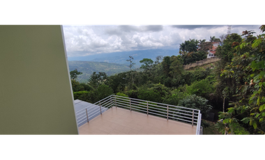 Casa campestre urbana de 800 M2 en 749 mill en La Mesa Cund