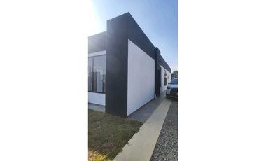 Venta de casas urbanas de 250 M2 en 499 mill en La Mesa Cund