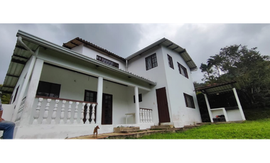 Casa Campestre de 1000 M2 en condominio, en La Mesa Cund, COL