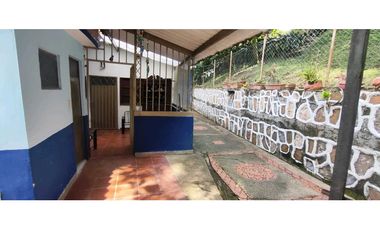 Venta de casalote de 410 M2 en 280 mill neg, se recibe vehículo