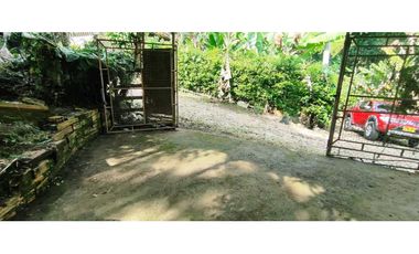 Venta de casalote de 410 M2 en 280 mill neg, se recibe vehículo