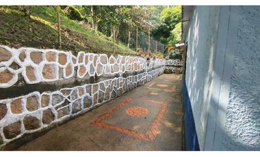 Venta de casalote de 410 M2 en 280 mill neg, se recibe vehículo