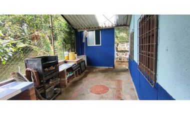 Venta de casalote de 410 M2 en 280 mill neg, se recibe vehículo