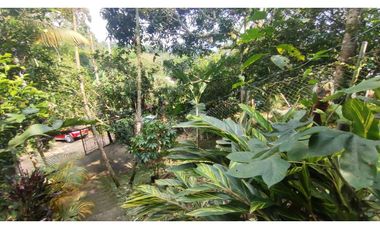 Venta de casalote de 410 M2 en 280 mill neg, se recibe vehículo