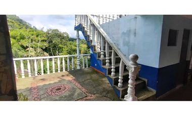 Venta de casalote de 410 M2 en 280 mill neg, se recibe vehículo