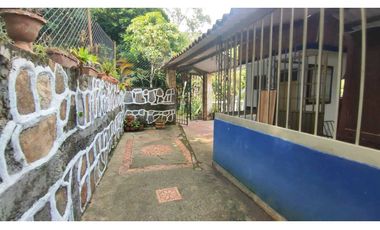 Venta de casalote de 410 M2 en 280 mill neg, se recibe vehículo