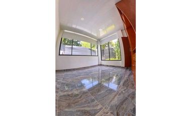 Venta de casa campestre de 370 M2 en 550 mill en La Mesa Cund