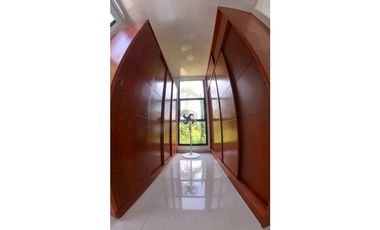 Venta de casa campestre de 370 M2 en 550 mill en La Mesa Cund