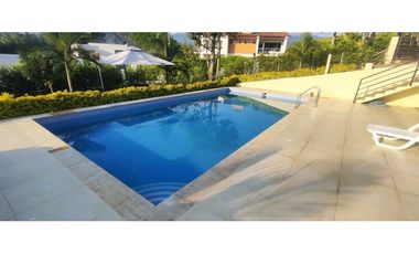 Se vende casa campestre de 1500 M2 en 890 mill con piscina en La Mesa