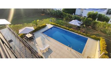 Se vende casa campestre de 1500 M2 en 890 mill con piscina en La Mesa