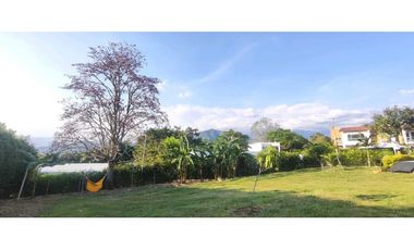 Se vende casa campestre de 1500 M2 en 890 mill con piscina en La Mesa