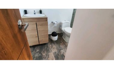 Se vende casa campestre de 1500 M2 en 890 mill con piscina en La Mesa