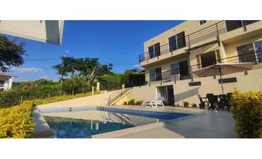 Se vende casa campestre de 1500 M2 en 890 mill con piscina en La Mesa