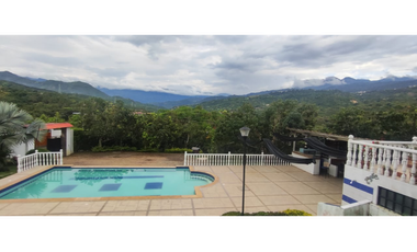 Casalote campestre de 2500 m2 en 650 mill entre La Mesa, con vista.