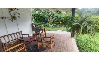 Casalote campestre de 2500 m2 en 650 mill entre La Mesa, con vista.