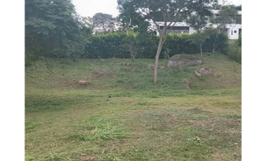 Venta de lote en condominio de 2345 M2  en 225 mill neg, en La Mesa