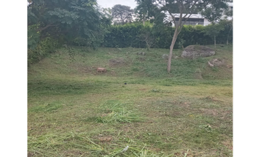 Venta de lote en condominio de 2345 M2  en 225 mill neg, en La Mesa