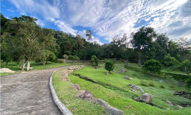 Lote en condominio de 1022 M2 en 250 mill neg a 6 min del centro