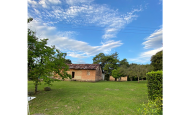 Lote en condominio de 1022 M2 en 250 mill neg a 6 min del centro