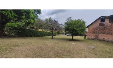 Lote en condominio de 1022 M2 en 250 mill neg a 6 min del centro