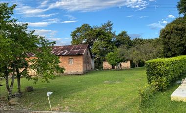 Lote en condominio de 1022 M2 en 250 mill neg a 6 min del centro