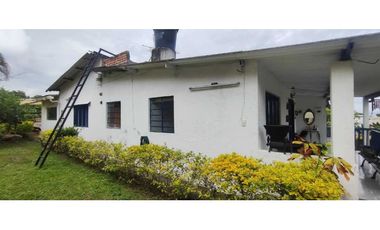 Casa campestre de 1708 M2 en 890 M2 cerca al parque de #lamesacund