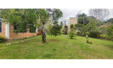 Casa campestre de 1708 M2 en 890 M2 cerca al parque de #lamesacund