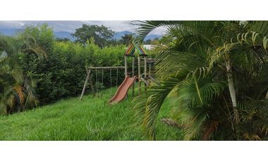 Hermoso lote en condominio de 1700 M2 en 240 mill en La Mesa CUnd