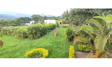 Hermoso lote en condominio de 1700 M2 en 240 mill en La Mesa CUnd