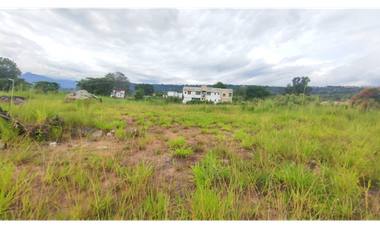 Hermoso lote en condominio de 1700 M2 en 240 mill en La Mesa CUnd